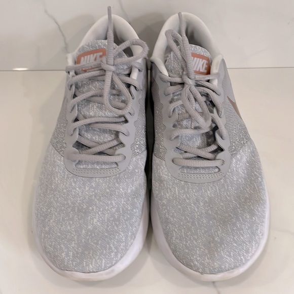 Rose Gold Nike flex contact tennis shoes - Picture 3 of 12